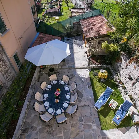 Holiday home Sleeps 8 *