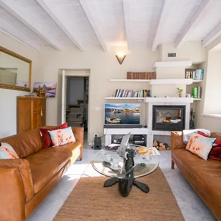 Holiday home Sleeps 8 Argegno
