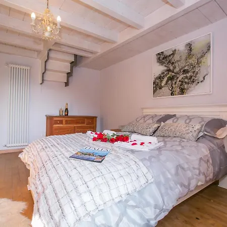 Holiday home Sleeps 8 *