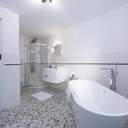Holiday home Sleeps 8 Argegno