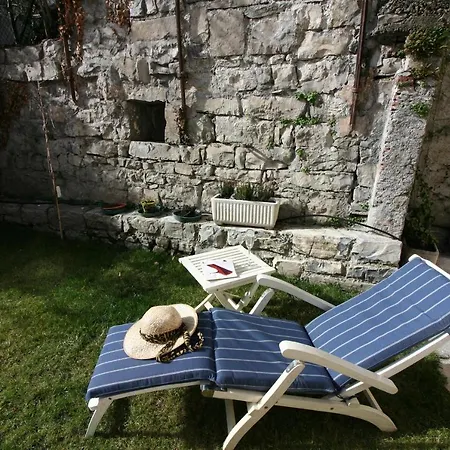 Holiday home Sleeps 8 Argegno